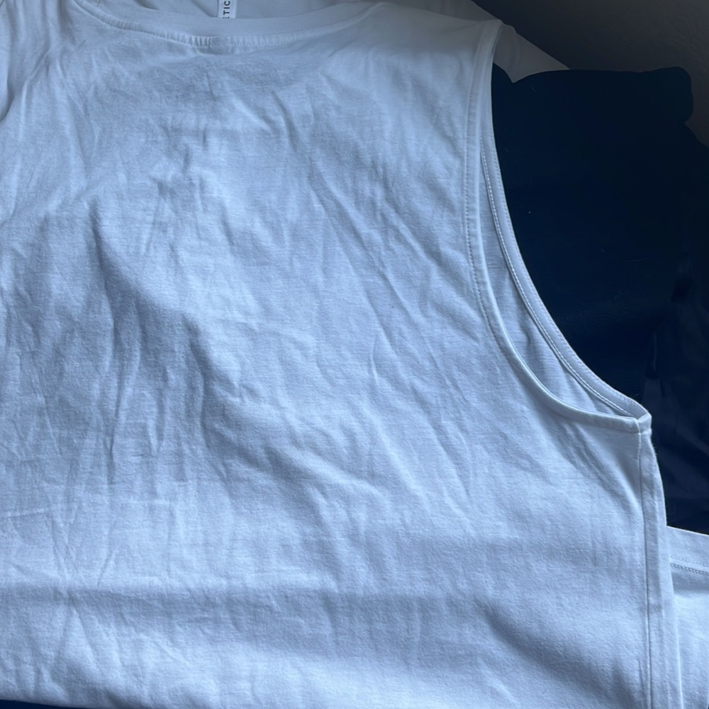 Fabletics Muscle Tank - Picture 3 of 3